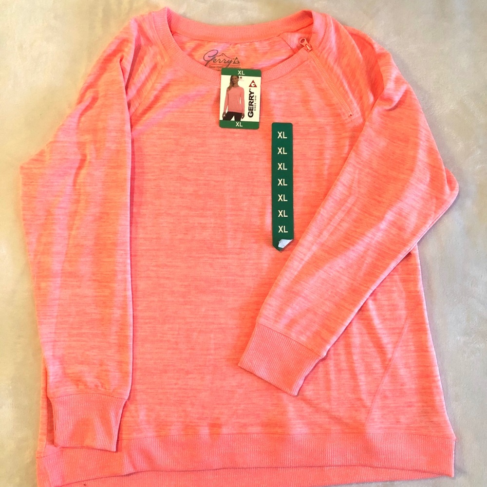 Gerry’s bright pink workout pullover sweatshirt